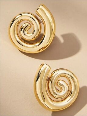 New! Classic Gold Swirl Shell Earrings (2010) NWOT